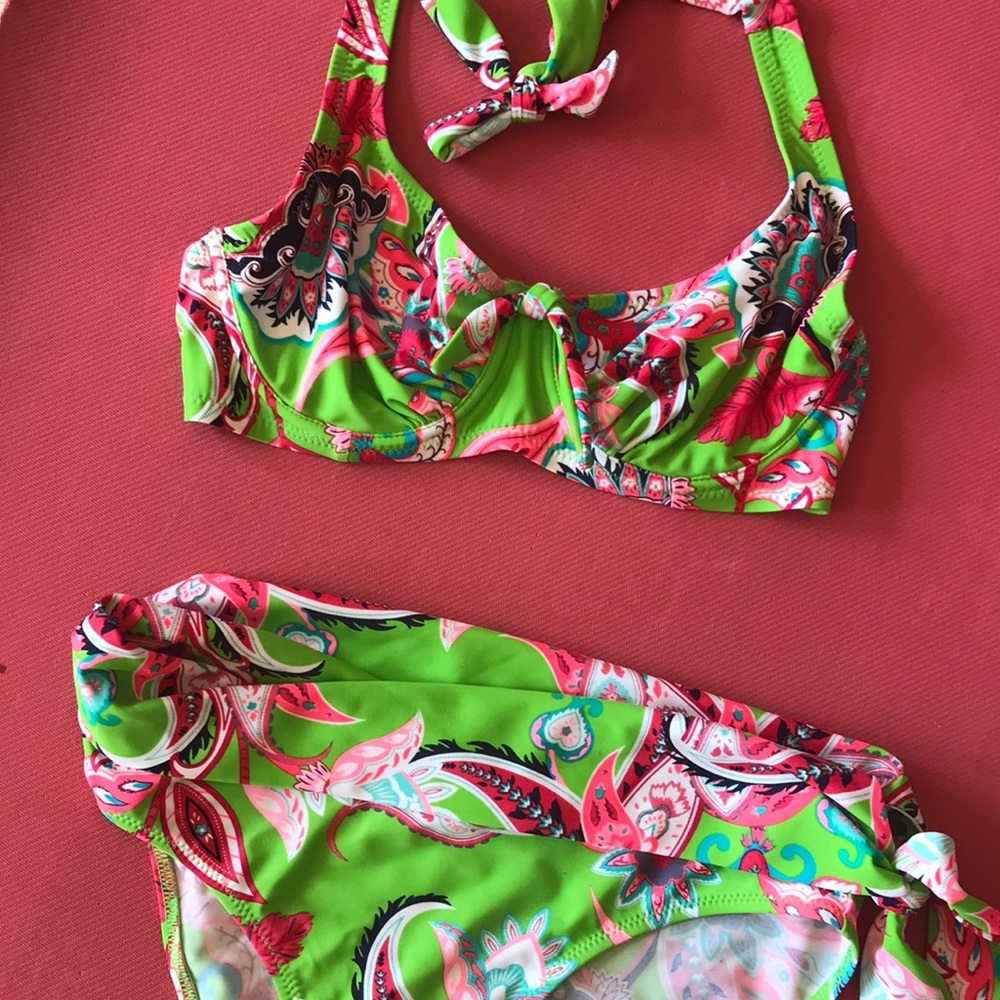 32 DD Bikini - BOTTOMS UK10 barely used - Picture 4 of 14